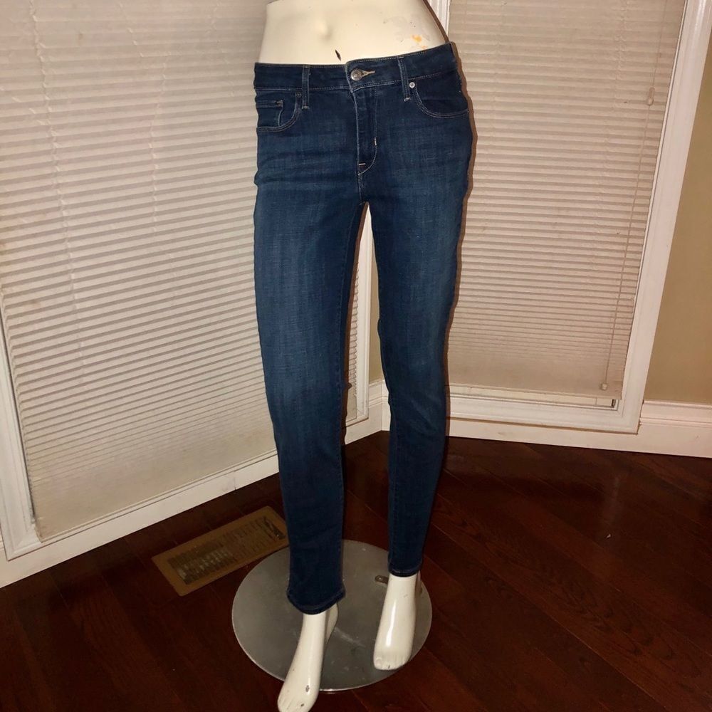 Levi’s  Mid-rise Skinny Jeans EUC